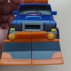Transformer / toy / sentinel / animated