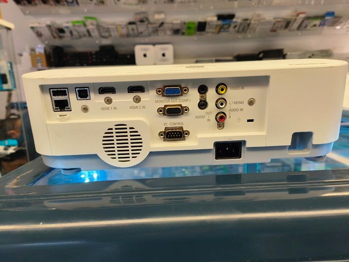 NEC ME301X 3000 Lumens 2X HDMI VGA XGA Office Home 3LCD Projector (Lamp Hours: 835)
