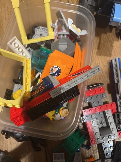 Large box of Varies sets Lego & figures