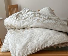 Brown Thomas Bed Throw Super King Size / Bedspread / Comforter