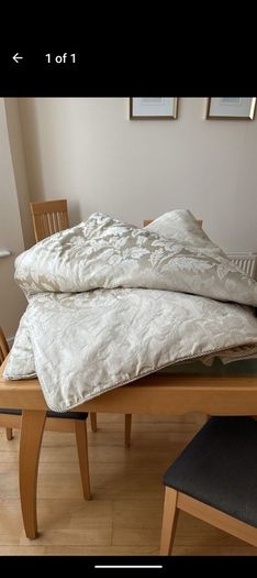 Brown Thomas Bed Throw Super King Size / Bedspread / Comforter