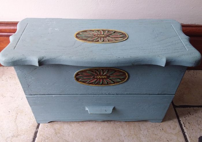 Collection of Costume jewellery in Small Drawer Unit