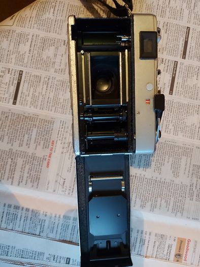Canon Canonet 28 film camera and carrying case in very good cosmetic condition