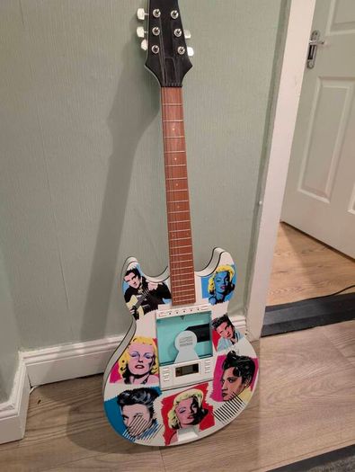 Guitar Shaped CD Player Elvis & Marilyn Design Working