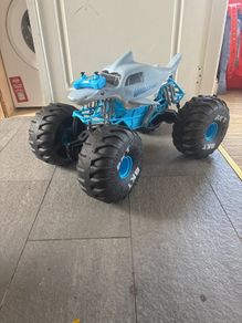 remote control monster truck