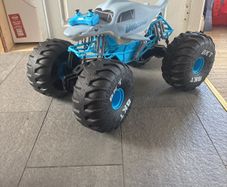 remote control monster truck