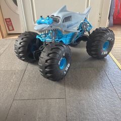 remote control monster truck