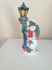 Snowman With Lamp Post Light