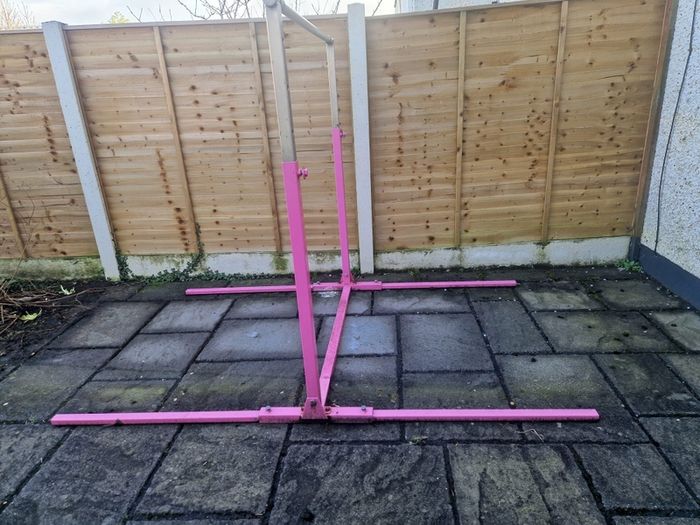 Gymnastics bar