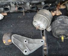 Audi 2.0tdi engine / gearbox mount / bracket  starter suspension bush rubber tyres wheels s-line shock absorbers springs