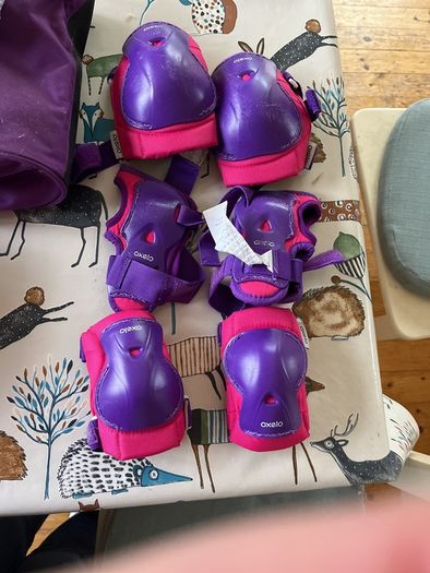 PRICE DROP Girls Roller blades and protective wear