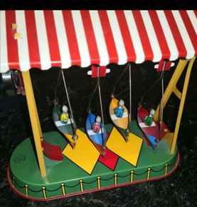 Old tintoy swingboat