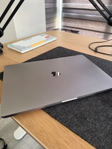 Apple MacBook Pro 16 Inch