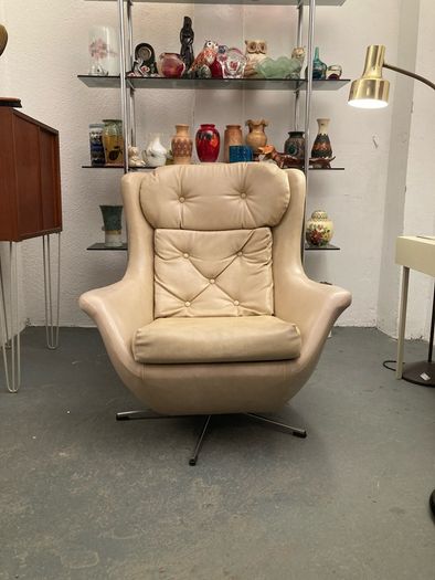 Mid Century Swivel Egg Lounge Chair - Warehouse and Showroom Open Saturday 10th October 12 til 4pm  Eircode R95T227