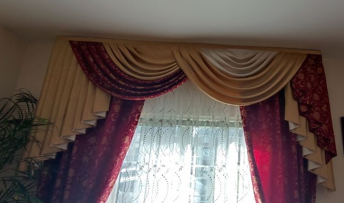 Beautiful Living Room Window Curtains, Blinds &  all Accessories.