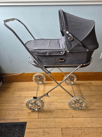 Vintage Dolls pram