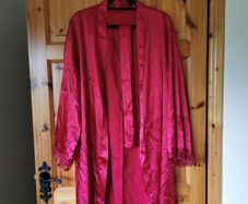 BNWT Lovely Satin Style Kimono size 20