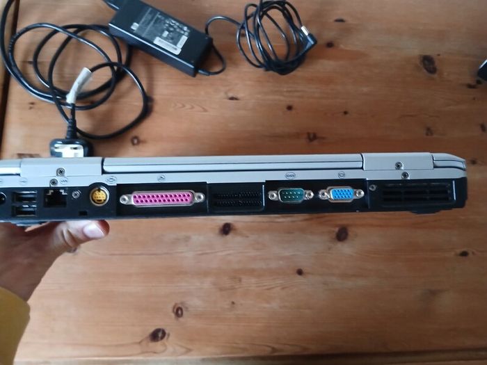 HP Pavilion ze4400 Retro XP Laptop Working