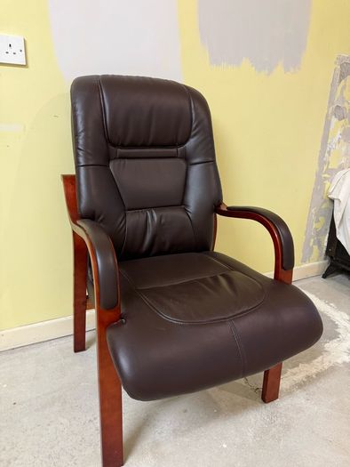 Olly Orthopedic chair