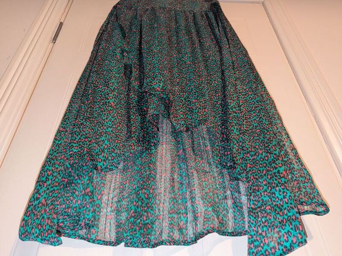 Stunning hi--lo midi skirt from Rowan Avenue