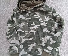 boy's hoodie.age 8/9