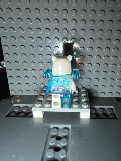 lego legends of Chima ice bear with armour