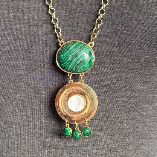 Gold tone necklace with malachite and shell