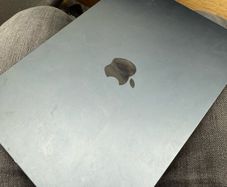 MacBook Air M2 (8GB RAM) - Excellent condition, lightly used for work