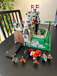 (Very Rare) Vintage Lego 6081 King's Mountain Fortress - Complete