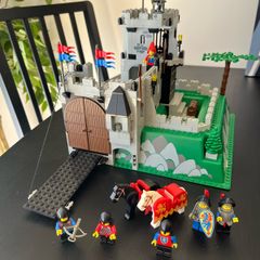 (Very Rare) Vintage Lego 6081 King's Mountain Fortress - Complete