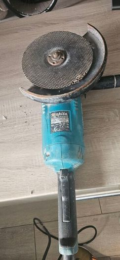makita ga9020s grinder