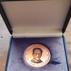 Schrodinger at 75 - The Future Of Biology - Boxed Medal