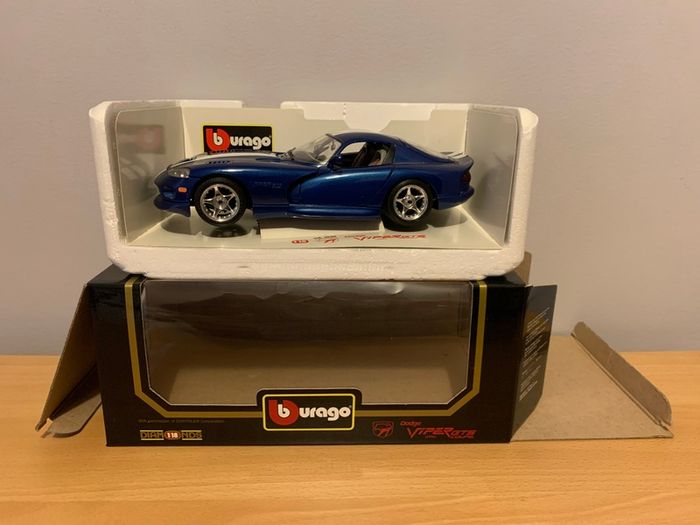 1/18 Burago Model Car Dodge Viper GTS Coupe 1996