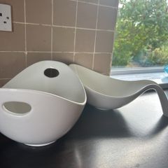 Large Serving Dishes ( Villeroy & Bosch)& ( 10 Strawberry Street)