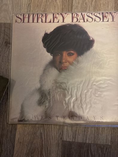 Shirley Bassey vinyl  LPs