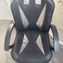 Gaming table and chair Image 4