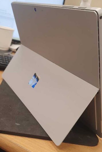 Microsoft Surface Pro 7 -Core i5 10th Gen | 8GB RAM | 256GB SSD | Touchscreen | Windows 11 Pro
