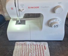 Singer Tradition 2282 sewing machine