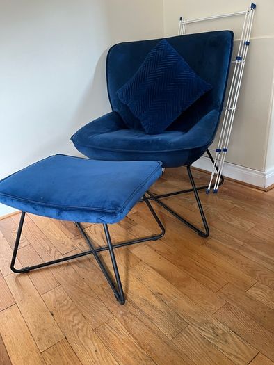 Arm chair and footrest