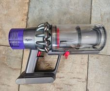 Dyson v10 man unit