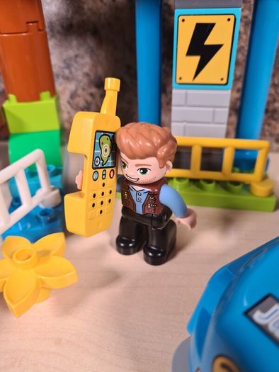 Lego Duplo Jurassic World Gentle Giants Petting Zoo 10879 And T Rex Tower 10880 Missing Some Pieces