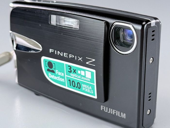 Fujifilm FinePix Z20fd, an ultra-compact digital point-and-shoot camera