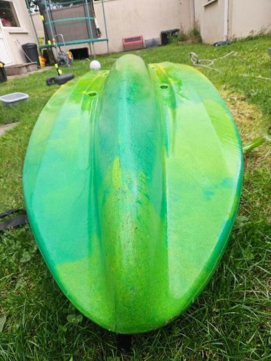2x Single Kayaks (Sit-on + Sit-in) + 2 Paddles, Spraydeck, Buoyancy Bags, Pump & Universal 2-Kayak Roof Rack