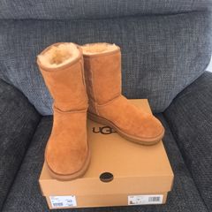 Ugg Classic Short II Boots Size 5