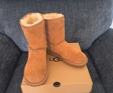Ugg Classic Short II Boots Size 5