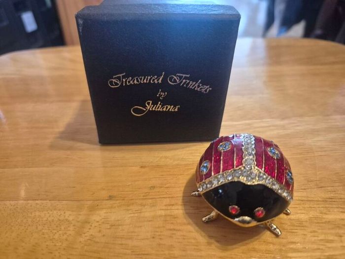 Lovely Mini Ladybug Trinket Box