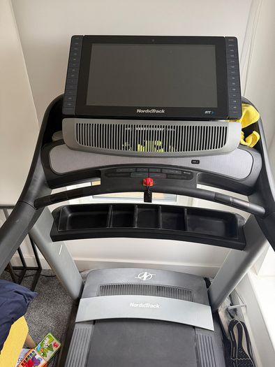 Nordictrack 2950 Commercial Treadmill