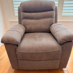 Recliner armchair