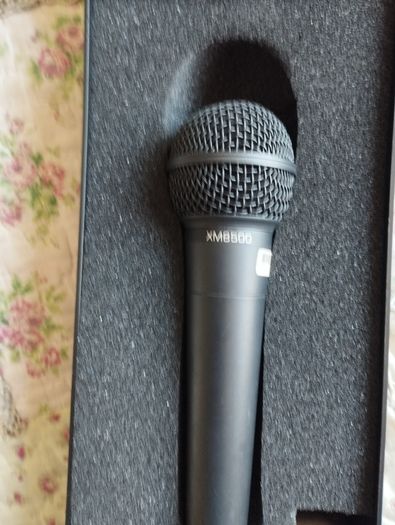 Marshal Amp AS50, with mic leads and stands.