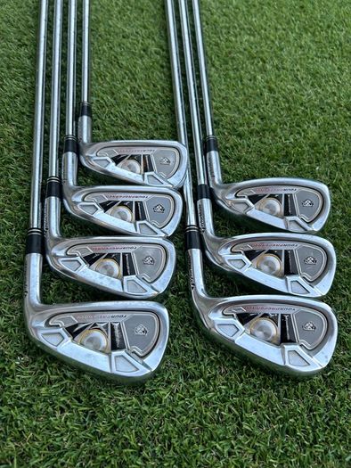 Full set of Taylormade Golf clubs